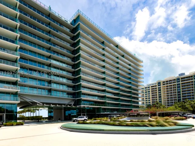 2-bedroom condo for rent in Key Biscayne - 360 Ocean Dr 304S - MondialRealty