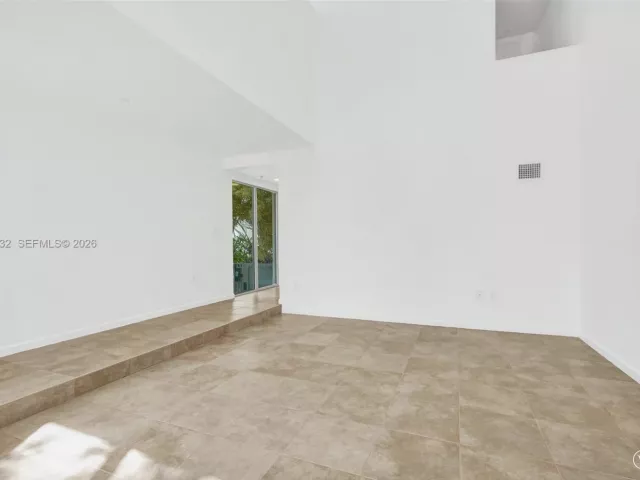 3-bedroom home for sale in Miami Beach - 163 N Shore Dr 163-6 - MondialRealty