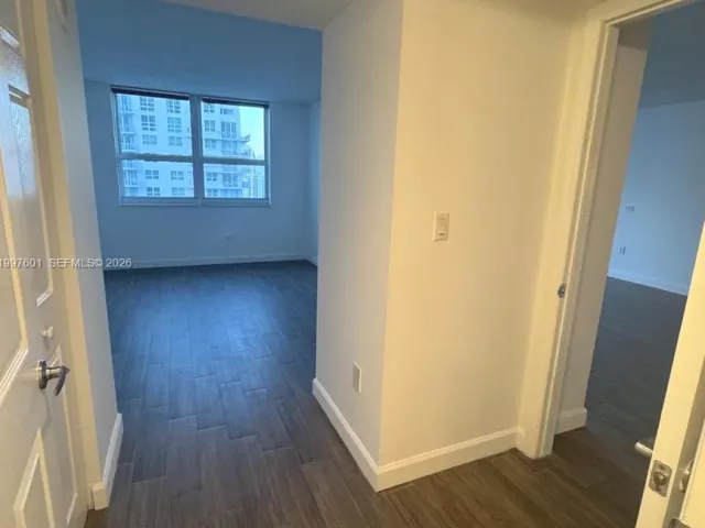 2-bedroom condo for rent in Miami - 1155 Brickell Bay Dr 2908 - MondialRealty