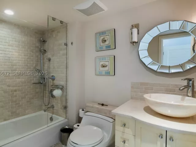 4-bedroom home for sale in Key Biscayne - 201 Crandon Blvd 174 - MondialRealty