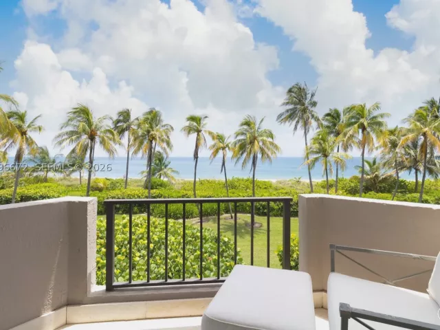 4-bedroom home for sale in Key Biscayne - 201 Crandon Blvd 174 - MondialRealty