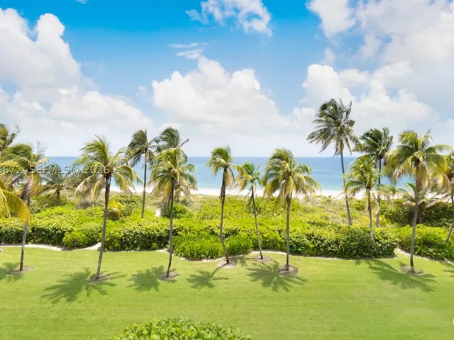 4-bedroom home for sale in Key Biscayne - 201 Crandon Blvd 174 - MondialRealty