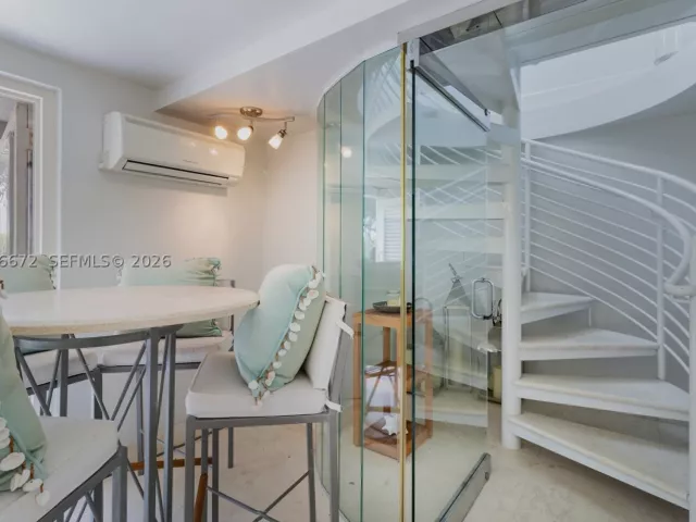 4-bedroom home for sale in Key Biscayne - 201 Crandon Blvd 174 - MondialRealty