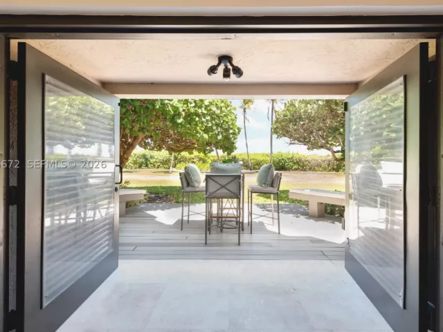 4-bedroom home for sale in Key Biscayne - 201 Crandon Blvd 174 - MondialRealty