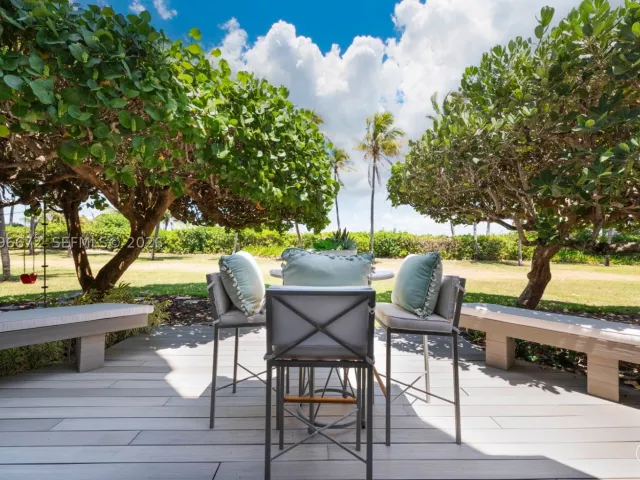 4-bedroom home for sale in Key Biscayne - 201 Crandon Blvd 174 - MondialRealty
