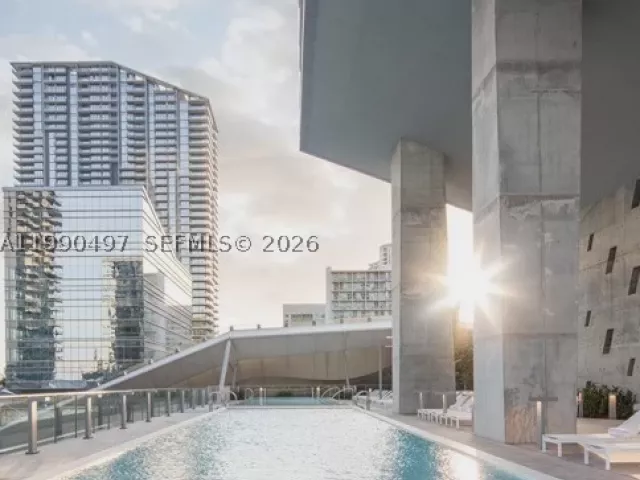 3-bedroom condo for sale in Miami - 68 SE 6th St 3711 - MondialRealty