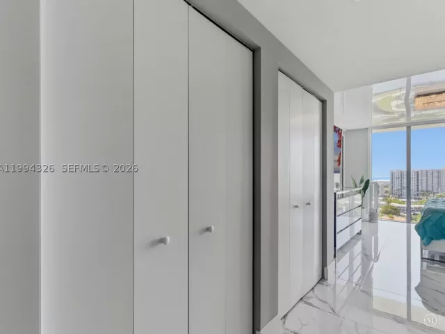 3-bedroom condo for sale in Sunny Isles Beach - 330 Sunny Isles Blvd 5-1508 - MondialRealty