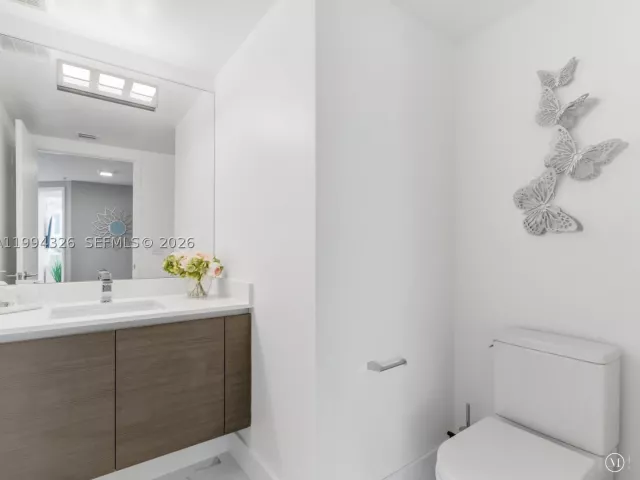 3-bedroom condo for sale in Sunny Isles Beach - 330 Sunny Isles Blvd 5-1508 - MondialRealty