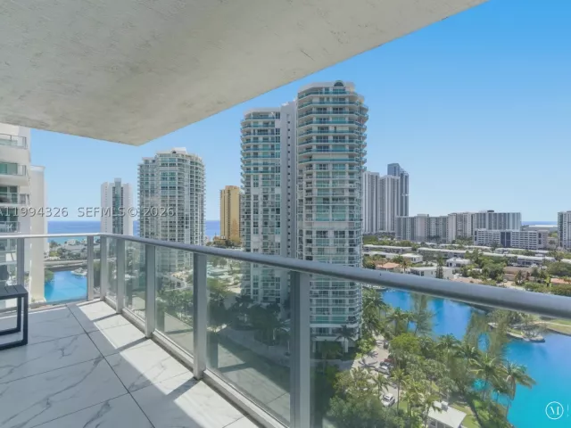 3-bedroom condo for sale in Sunny Isles Beach - 330 Sunny Isles Blvd 5-1508 - MondialRealty