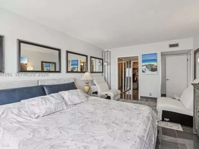 2-bedroom condo for rent in Fort Lauderdale - 3550 NE Galt Ocean Dr 501 - MondialRealty