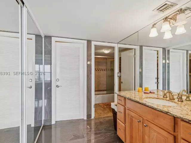 2-bedroom condo for rent in Fort Lauderdale - 3550 NE Galt Ocean Dr 501 - MondialRealty