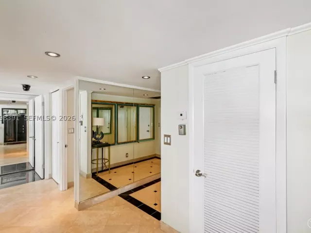 2-bedroom condo for rent in Fort Lauderdale - 3550 NE Galt Ocean Dr 501 - MondialRealty