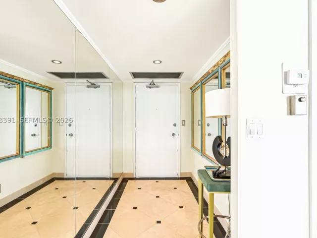 2-bedroom condo for rent in Fort Lauderdale - 3550 NE Galt Ocean Dr 501 - MondialRealty