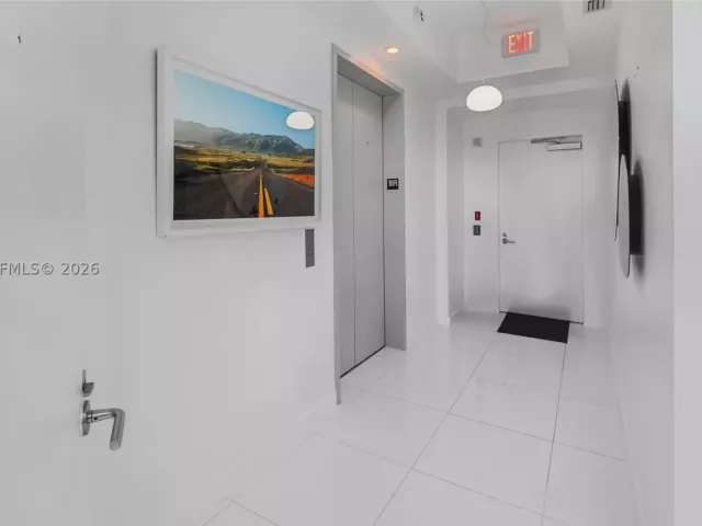 2-bedroom condo for rent in Miami - 851 NE 1st Ave 1606 - MondialRealty