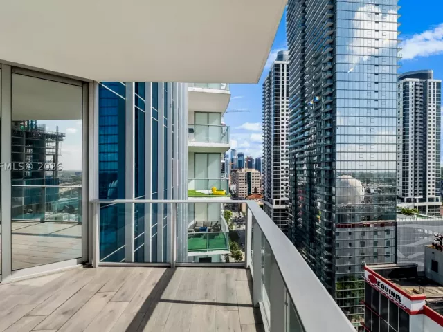 2-bedroom condo for rent in Miami - 851 NE 1st Ave 1606 - MondialRealty