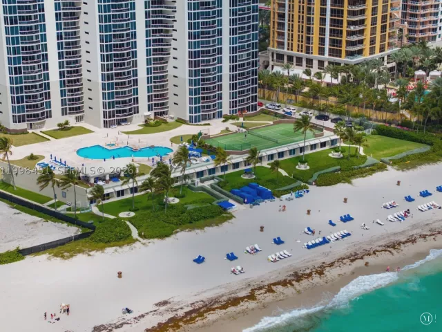 2-bedroom condo for sale in Sunny Isles Beach - 17555 Collins Ave 406 - MondialRealty