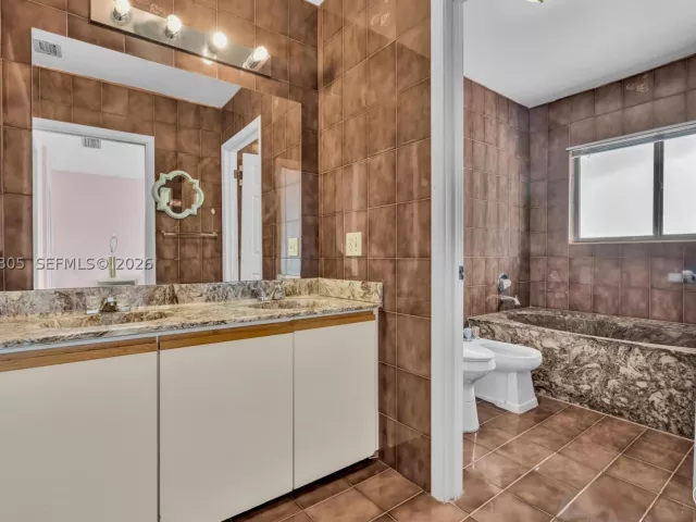 3-bedroom home for sale in North Miami Beach - 3601 NE 168th St 108 - MondialRealty