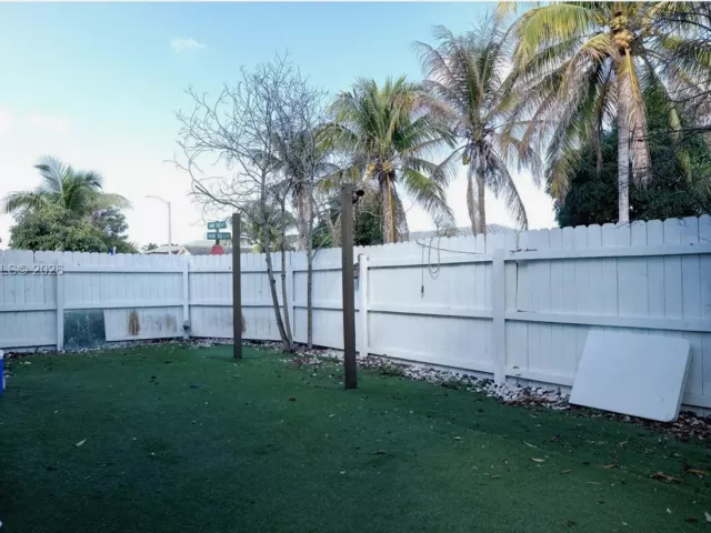 3-bedroom home for rent in Miami Gardens - 18499 NW 52nd Path - MondialRealty