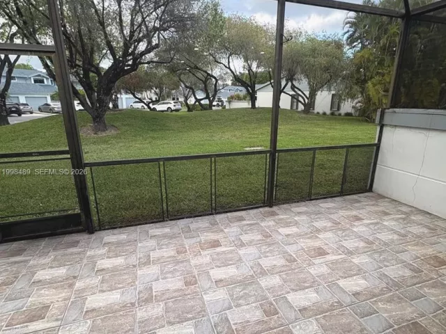 3-bedroom home for rent in Doral - 9881 NW 52nd Ter 9881 - MondialRealty