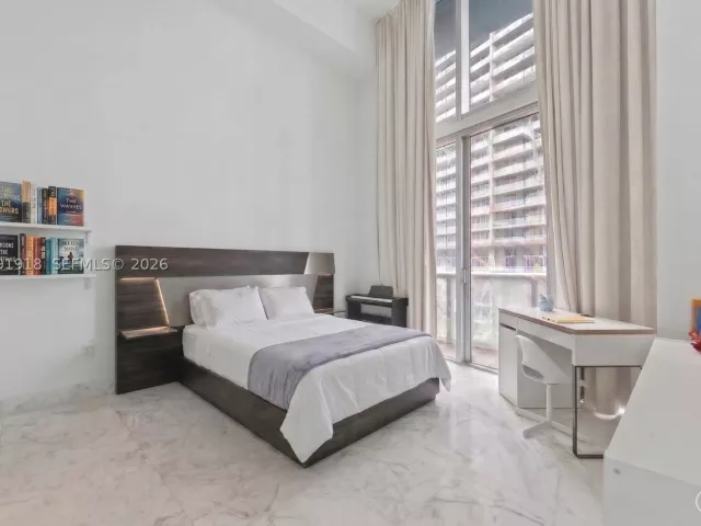 2-bedroom condo for sale in Miami - 475 Brickell Ave 2209 - MondialRealty