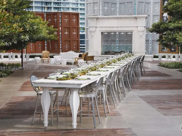 2-bedroom condo for sale in Miami - 475 Brickell Ave 2209 - MondialRealty