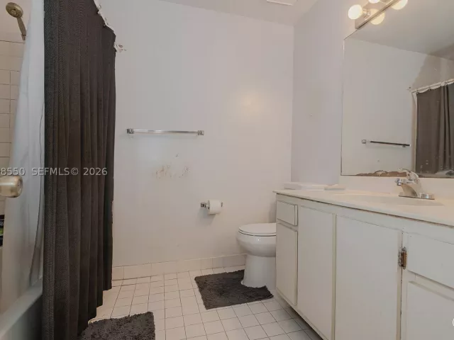 3-bedroom home for sale in Doral - 3325 Torremolinos Ave C-44 - MondialRealty