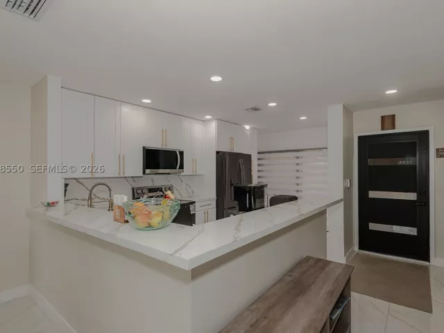 3-bedroom home for sale in Doral - 3325 Torremolinos Ave C-44 - MondialRealty