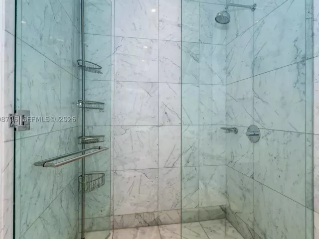 3-bedroom condo for rent in Sunny Isles Beach - 16901 Collins Ave 903 - MondialRealty