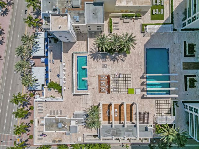 2-bedroom condo for rent in Fort Lauderdale - 101 S Fort Lauderdale Beach Boulevard 1107 - MondialRealty