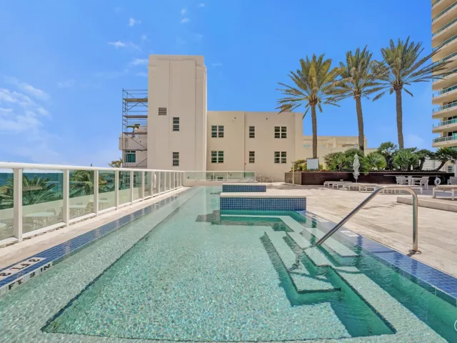 2-bedroom condo for rent in Fort Lauderdale - 101 S Fort Lauderdale Beach Boulevard 1107 - MondialRealty