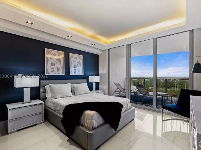 3-bedroom condo for rent in Fort Lauderdale - 1180 N Federal Hwy 1102 - MondialRealty