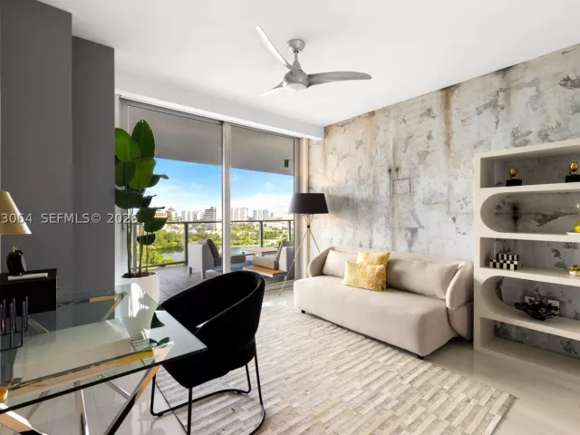 3-bedroom condo for rent in Fort Lauderdale - 1180 N Federal Hwy 1102 - MondialRealty