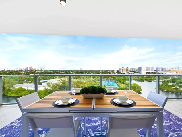 3-bedroom condo for rent in Fort Lauderdale - 1180 N Federal Hwy 1102 - MondialRealty