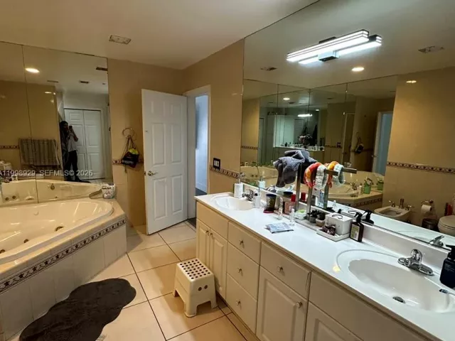 4-bedroom home for sale in Miami - 5923 SW 147th Pl - MondialRealty