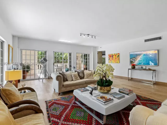 3-bedroom condo for rent in Miami Beach - 2211 Fisher Island Dr 3101 - MondialRealty