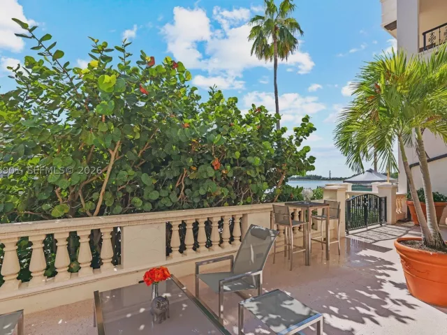 3-bedroom condo for rent in Miami Beach - 2211 Fisher Island Dr 3101 - MondialRealty