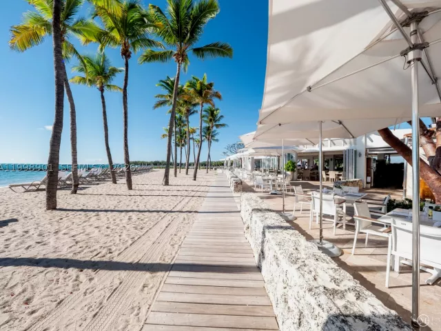 3-bedroom condo for rent in Miami Beach - 2211 Fisher Island Dr 3101 - MondialRealty
