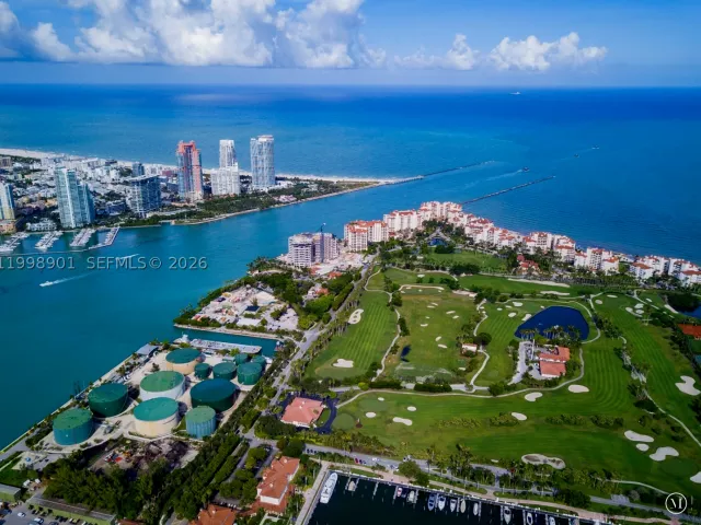 3-bedroom condo for rent in Miami Beach - 2211 Fisher Island Dr 3101 - MondialRealty