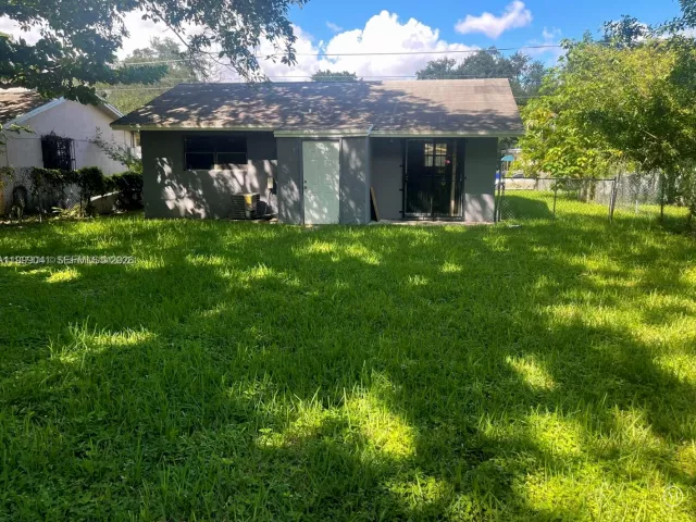 2-bedroom home for rent in Miami - 3266 William Ave 3266 - MondialRealty