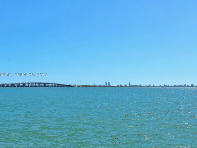 2-bedroom condo for rent in Miami - 2900 NE 7th Ave 801 - MondialRealty