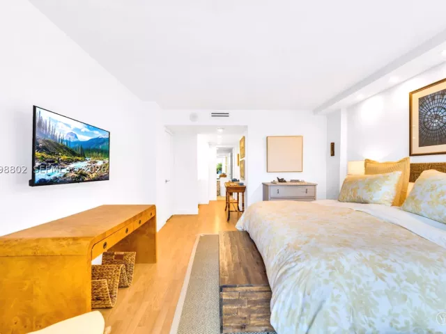 2-bedroom condo for rent in Key Biscayne - 199 Ocean Lane Dr 306 - MondialRealty
