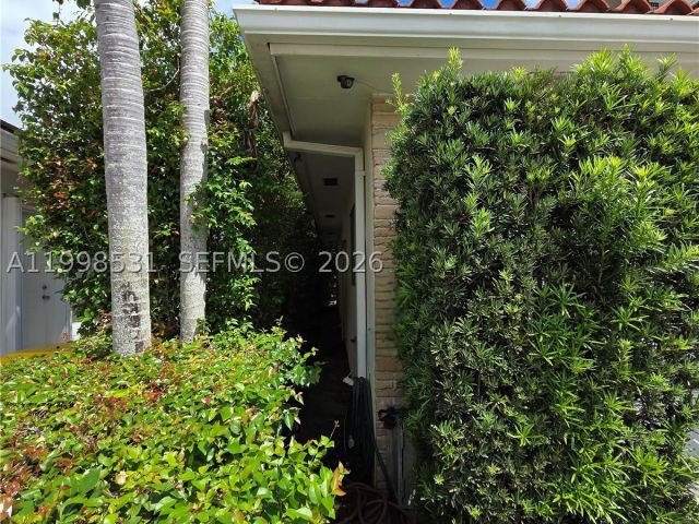 2-bedroom home for sale in Coral Gables - 345 Malaga Ave - MondialRealty