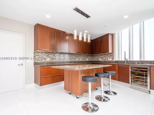 3-bedroom condo for sale in Sunny Isles Beach - 15901 Collins Ave 2504 - MondialRealty