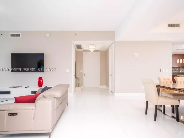 3-bedroom condo for sale in Sunny Isles Beach - 15901 Collins Ave 2504 - MondialRealty