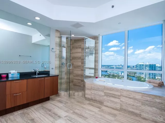 3-bedroom condo for sale in Sunny Isles Beach - 15901 Collins Ave 2504 - MondialRealty