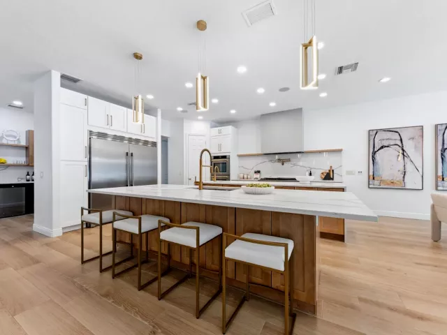 4-bedroom home for sale in West Palm Beach - 8717 Estate Drive - MondialRealty