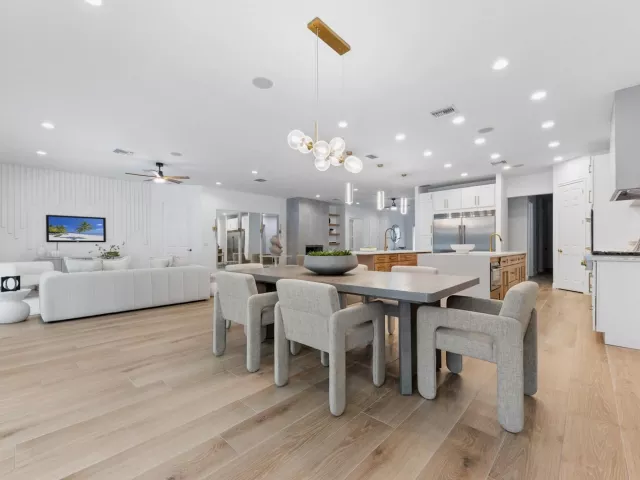 4-bedroom home for sale in West Palm Beach - 8717 Estate Drive - MondialRealty