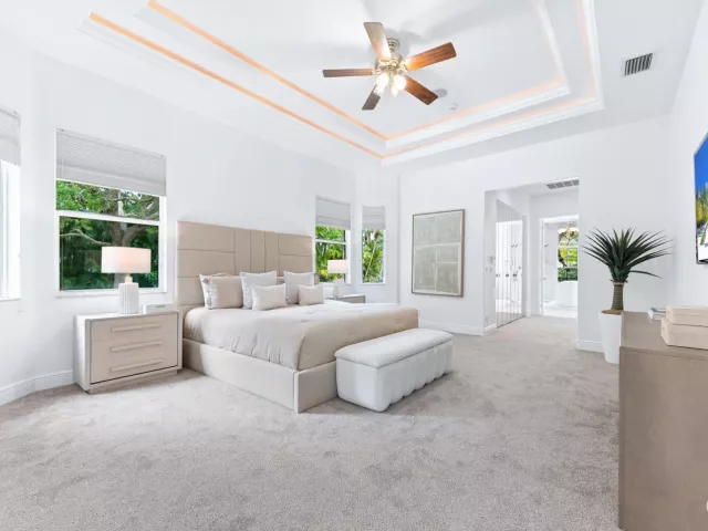 4-bedroom home for sale in West Palm Beach - 8717 Estate Drive - MondialRealty