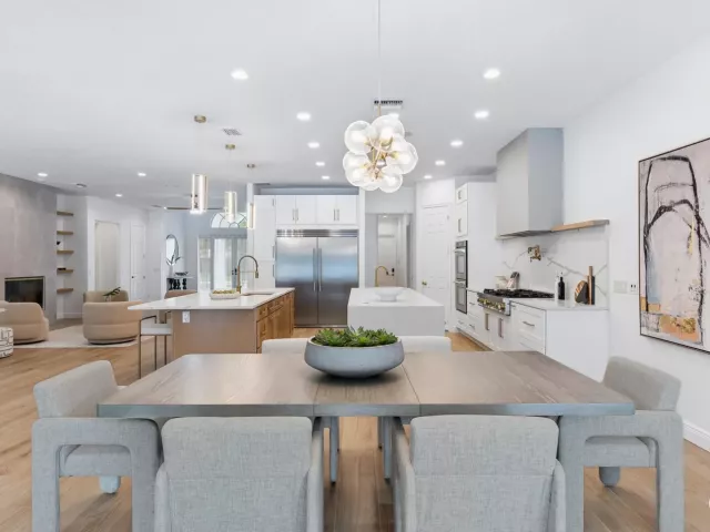4-bedroom home for sale in West Palm Beach - 8717 Estate Drive - MondialRealty