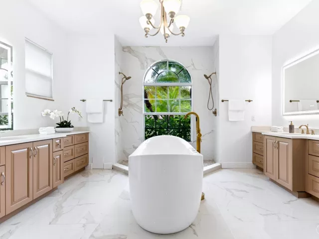 4-bedroom home for sale in West Palm Beach - 8717 Estate Drive - MondialRealty